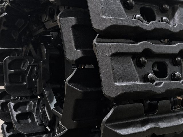 CLIK heavy-duty track assemblies